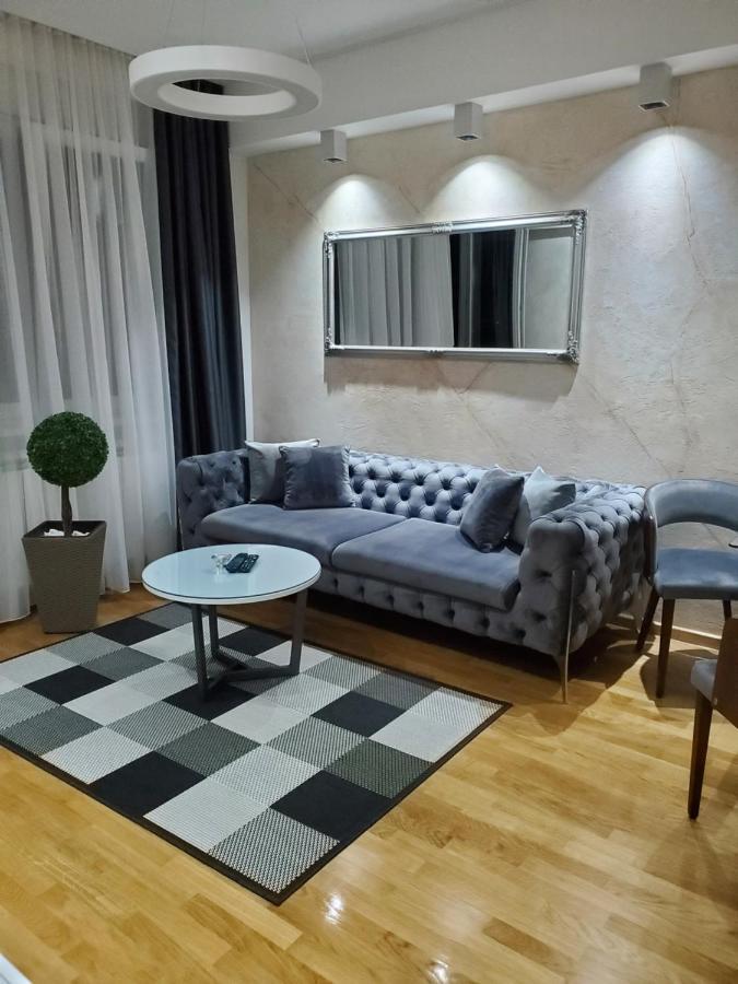 Lux Apartman 33 Kragujevac Zewnętrze zdjęcie